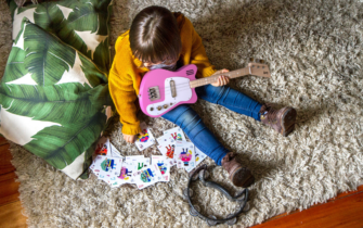 Loog Launches Educational Guitars for Youngsters on Kickstarter